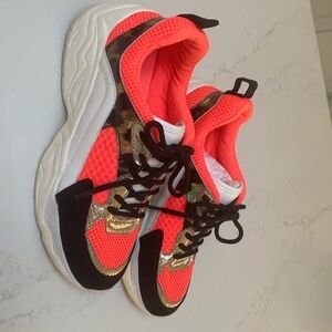 Steve Madden sneakers tennis shoes animal print neon orange/pink  sz 6.5